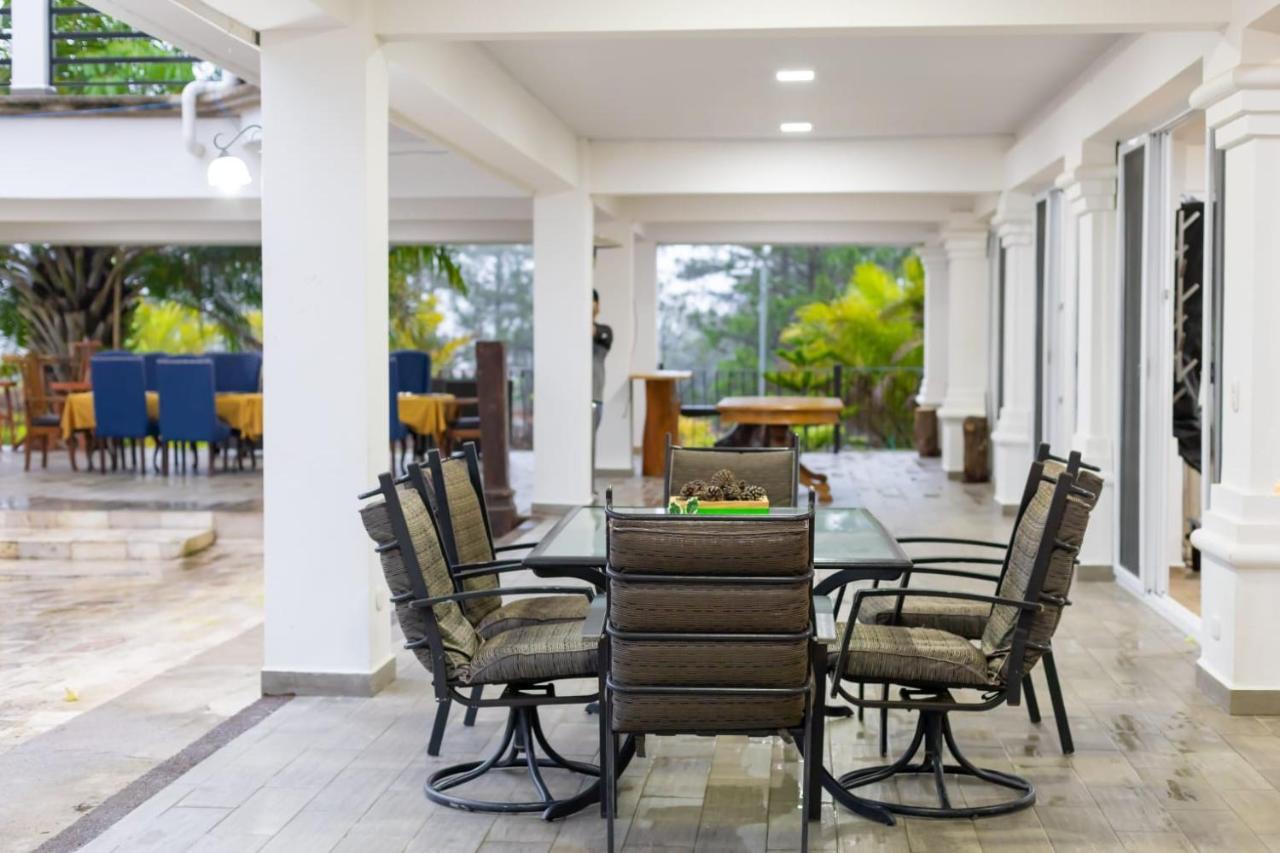 Hotel Cocoview, Bar & Restaurante บาเยเดอังเคเลส ภายนอก รูปภาพ