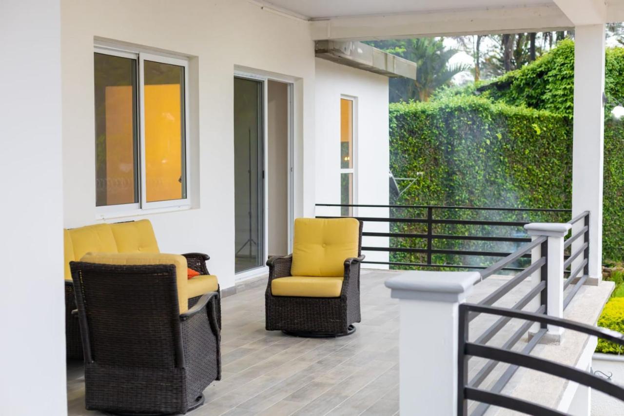 Hotel Cocoview, Bar & Restaurante บาเยเดอังเคเลส ภายนอก รูปภาพ