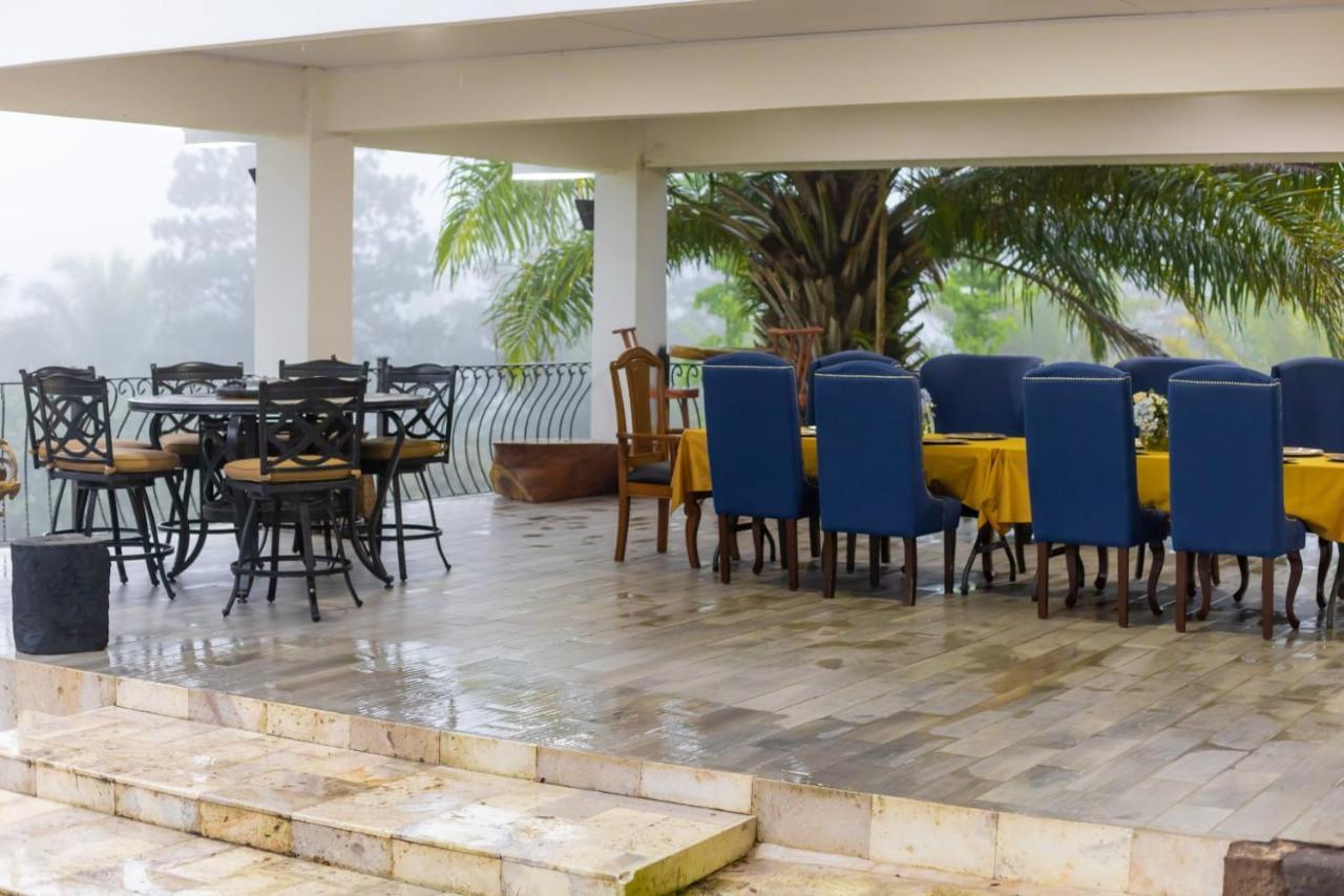 Hotel Cocoview, Bar & Restaurante บาเยเดอังเคเลส ภายนอก รูปภาพ