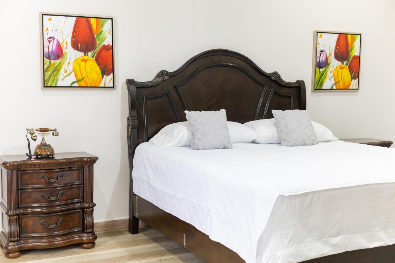 Hotel Cocoview, Bar & Restaurante บาเยเดอังเคเลส ภายนอก รูปภาพ