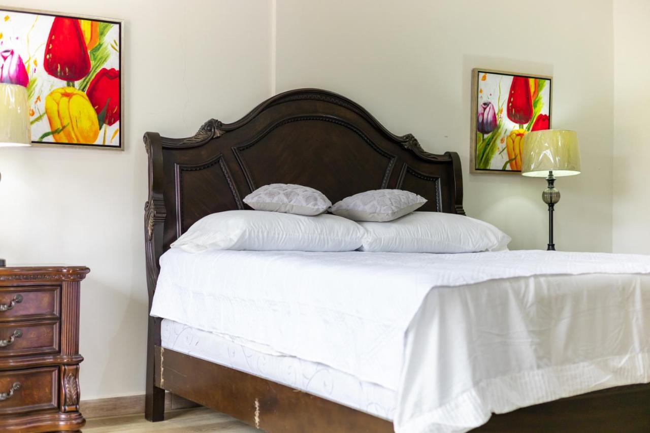 Hotel Cocoview, Bar & Restaurante บาเยเดอังเคเลส ภายนอก รูปภาพ