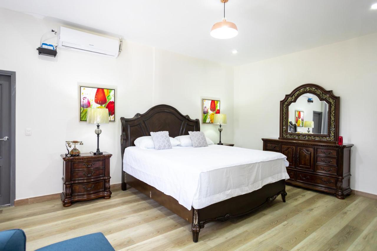 Hotel Cocoview, Bar & Restaurante บาเยเดอังเคเลส ภายนอก รูปภาพ