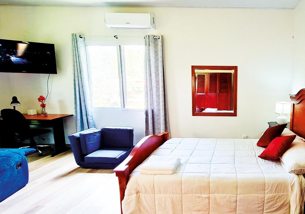 Hotel Cocoview, Bar & Restaurante บาเยเดอังเคเลส ภายนอก รูปภาพ
