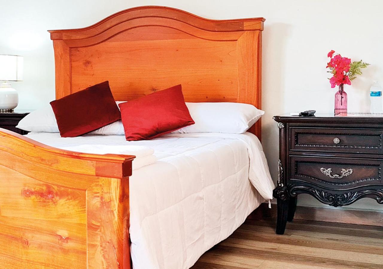 Hotel Cocoview, Bar & Restaurante บาเยเดอังเคเลส ภายนอก รูปภาพ
