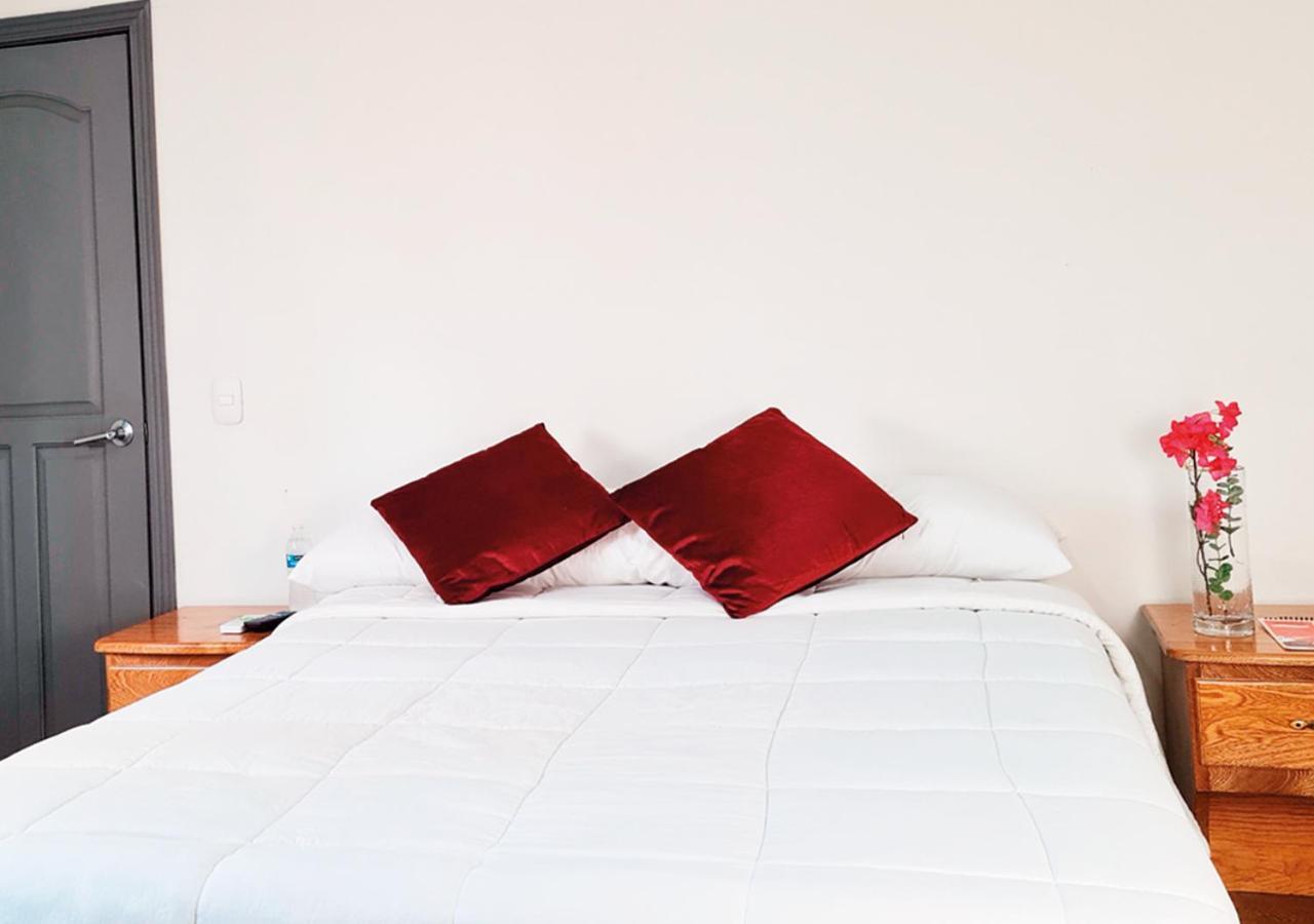 Hotel Cocoview, Bar & Restaurante บาเยเดอังเคเลส ภายนอก รูปภาพ